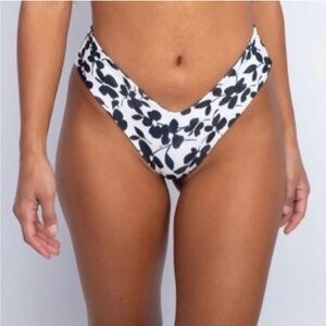 SKATIE Mandi bottom in Greenwich 🖤